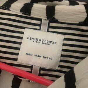 Black and white patterns short sleeves button up shirt